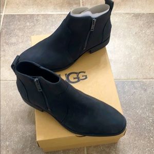 BRAND NEW WITH TAGS!! Size 9 Black Ugg Aureo II